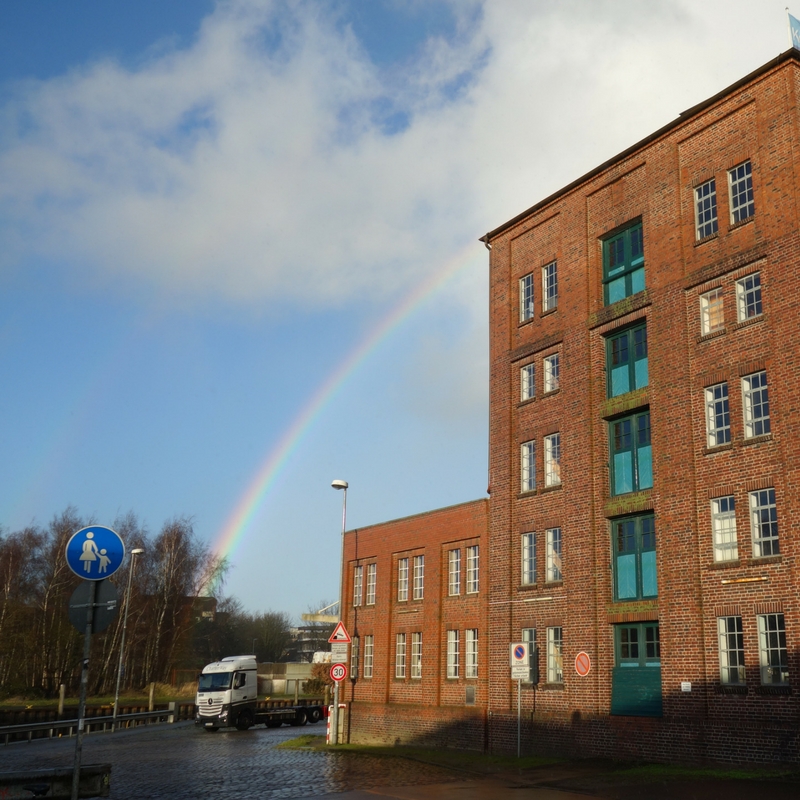 Regenbogen über dem Hafen Elmshorn bei Peter Kölln Fabrik Haferflocken Ellas Schreibwelt